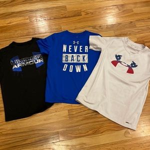 3 Under Armour T-shirts Y Medium